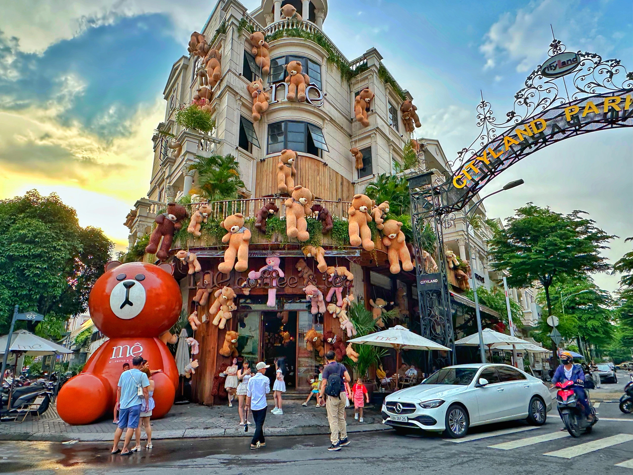 Gấu bông trang trí decor quán cà phê cao cấp