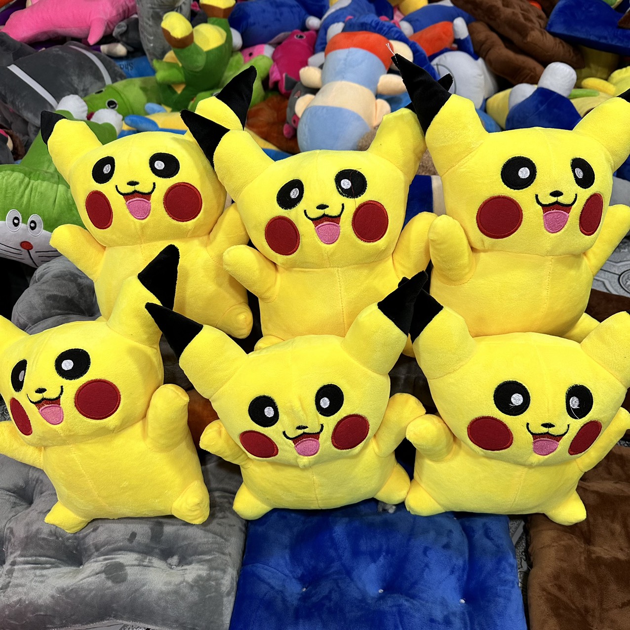 may gau bong hoat hinh theo yeu cau doraemon stitch pikachu SQnj