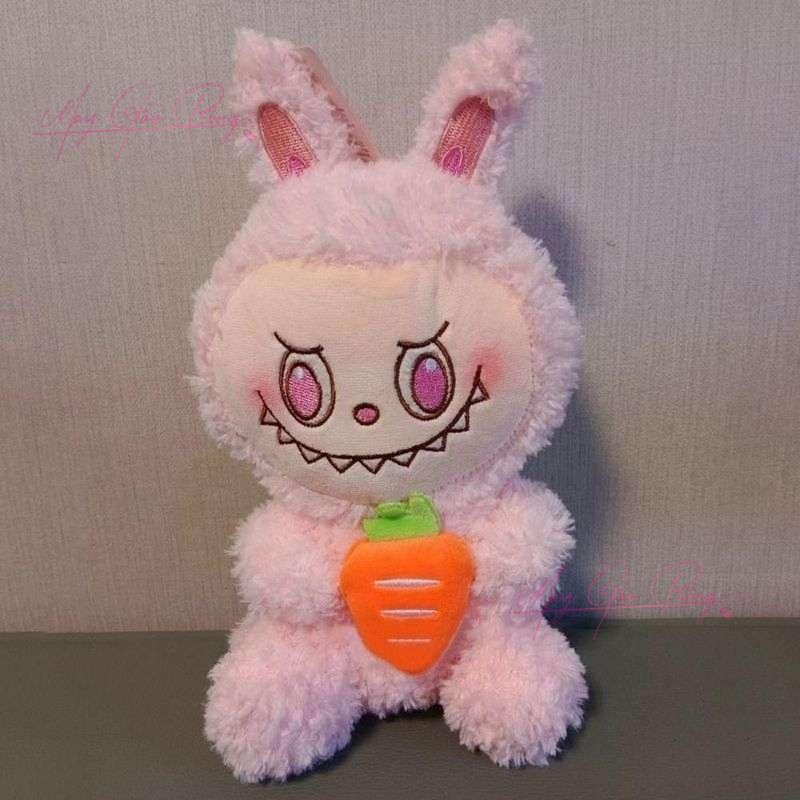 Gấu Bông Labubu lông xù giữ cà rốt