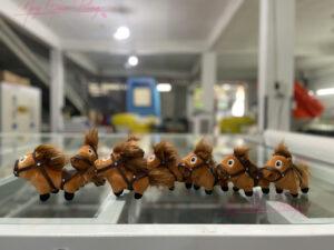 móc khóa ngựa bông